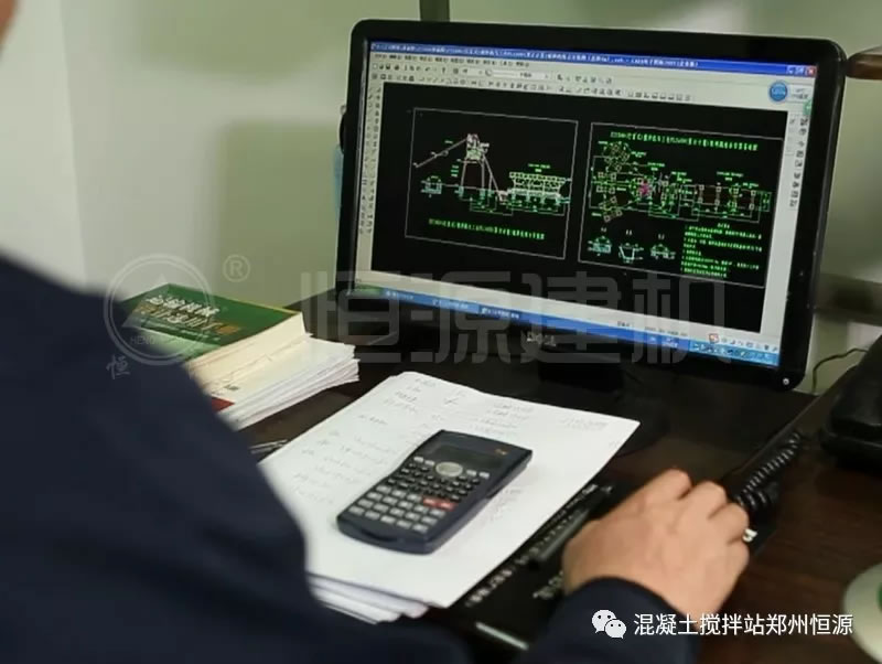 恒源技术人员正在为用户设计方案