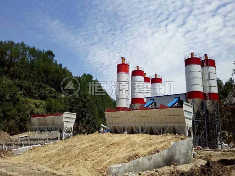 双HZS120混凝土搅拌站,助力客户实现财富梦想